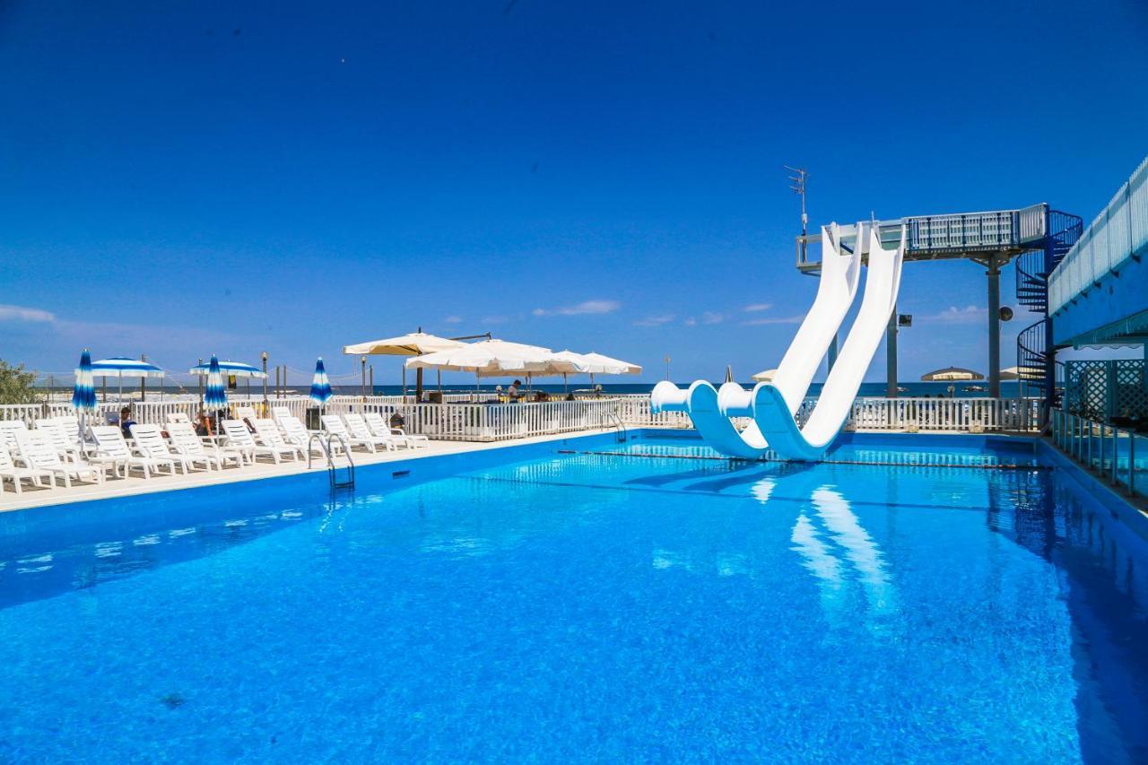 Hotel New Castle Cesenatico Zewnętrze zdjęcie
